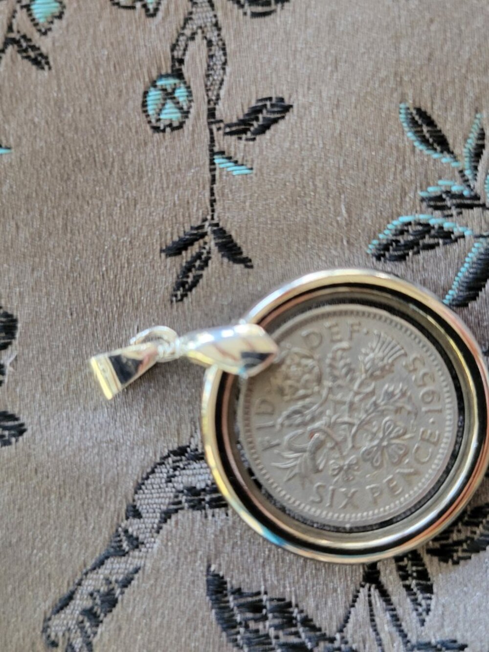 1955 British Sixpence Royal Floral Vintage Coin Resin Pendant - Picture 8 of 16
